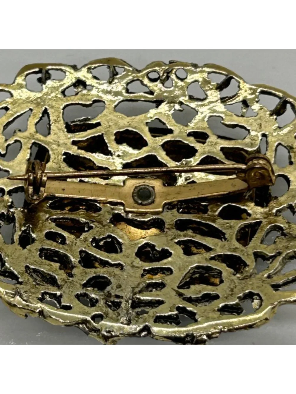 Vintage Filigree Brooch Turquoise Colored Nugget Chips Gold-Tone Textured Pin